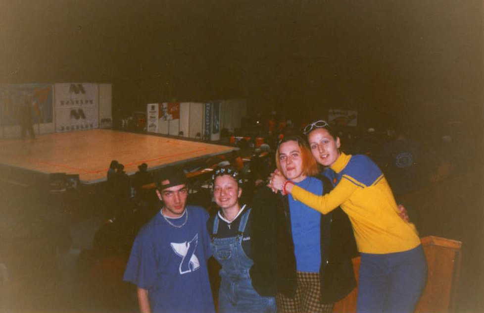 :-) Three Little Rave Girls + KOSIO (X-TEAM) :-) 25.march.2000