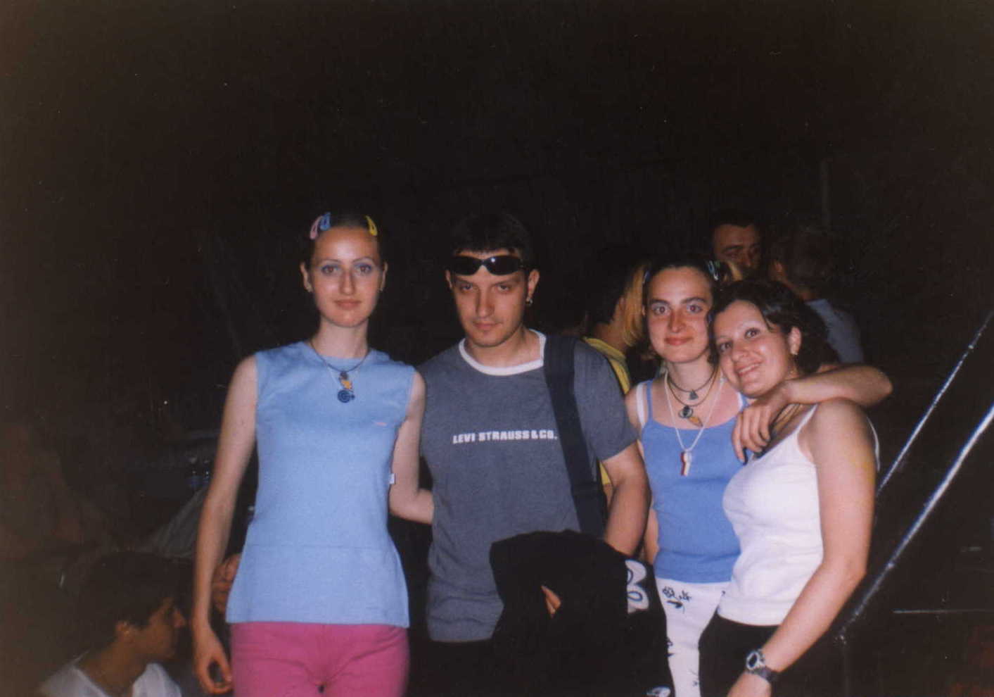 :-) Three Little Rave Girls + DJ DIAN :-) 26.may.2000