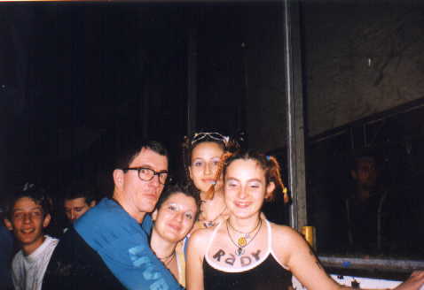 :-) Three Little Rave Girls + DR MOTTE :-) 8.december.1999