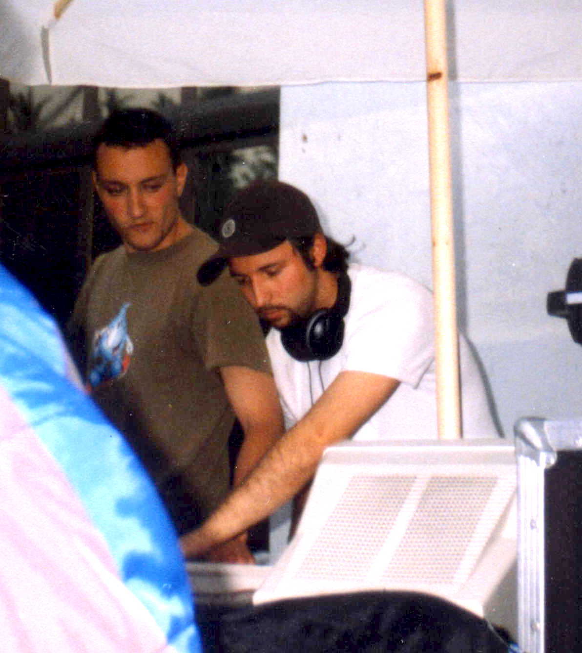 :-) MINDSTORM :-) 1.june.2000