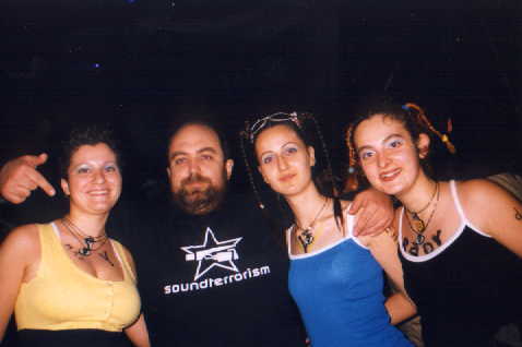 :-) Three Little Rave Girls + DJ STEVEN :-) 8.december.1999