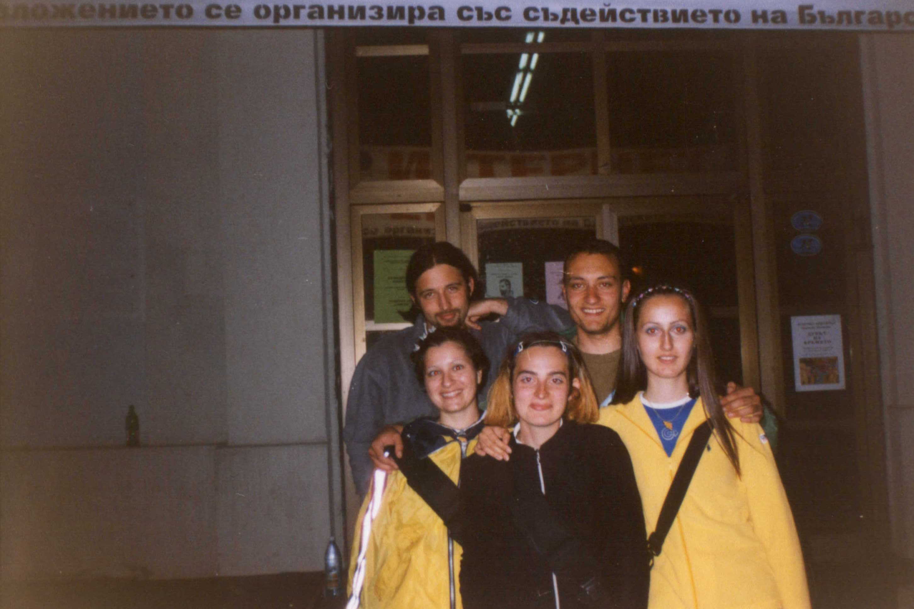 :-) Three Little Rave Girls + MINDSTORM :-) 1.june.2000