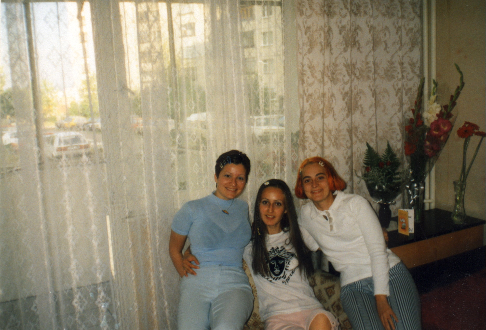 :-) THREE LITTLE RAVE GIRLS :-) 14.july.2000